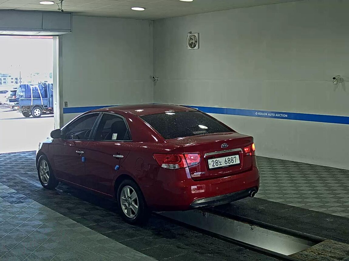 KIA FORTE 1.6 GDI LUXURY 2011 - zdjęcie 6