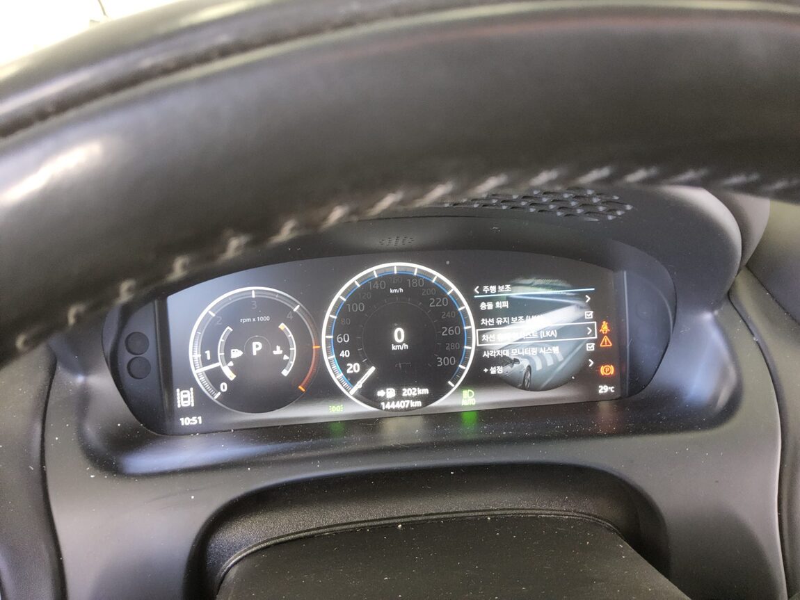 JAGUAR XJ (8TH GEN) 3.0D LWB 50TH ANNIVERSARY SPECIAL EDITION 2019 - zdjęcie 9