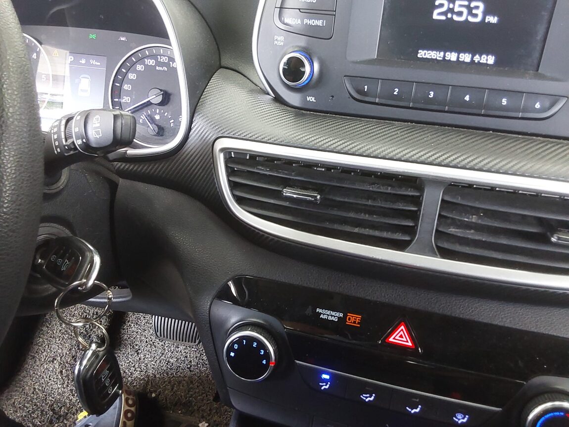 HYUNDAI NEW TUCSON 2.0 DIESEL 2WD SMART 2019 - zdjęcie 17