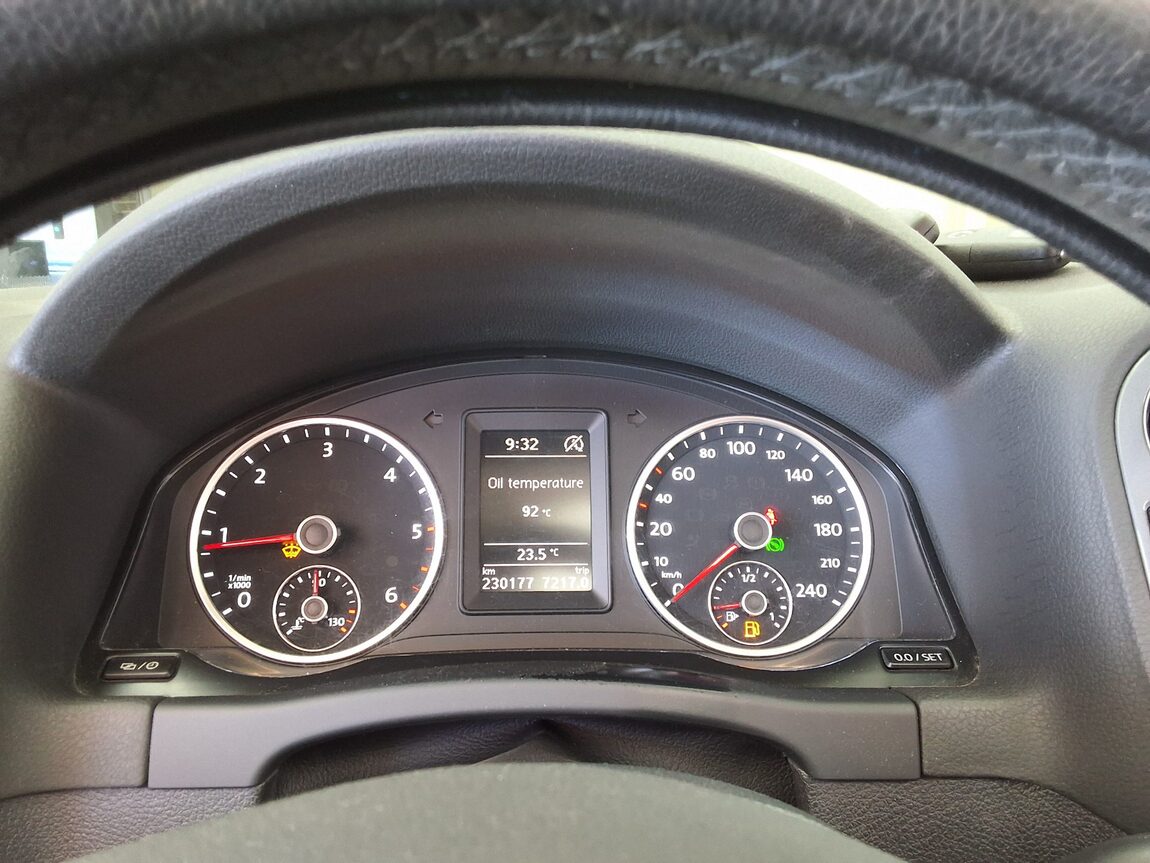 VOLKSWAGEN TIGUAN 2.0 TDI BLUEMOTION PREMIUM 2016 - zdjęcie 10