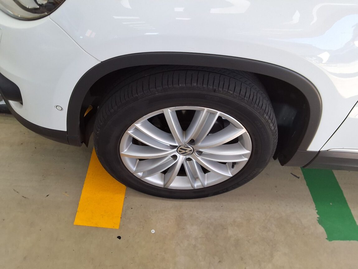 VOLKSWAGEN TIGUAN 2.0 TDI BLUEMOTION PREMIUM 2016 - zdjęcie 19