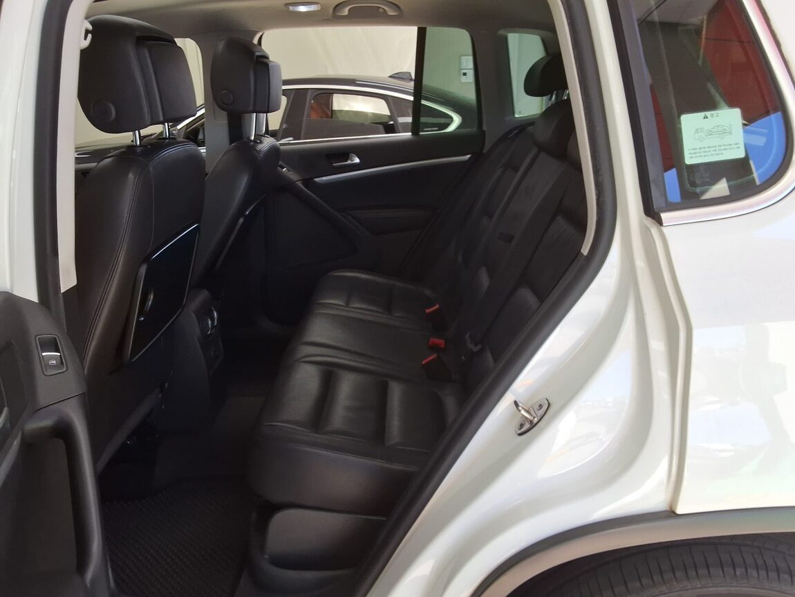 VOLKSWAGEN TIGUAN 2.0 TDI BLUEMOTION PREMIUM 2016 - zdjęcie 13