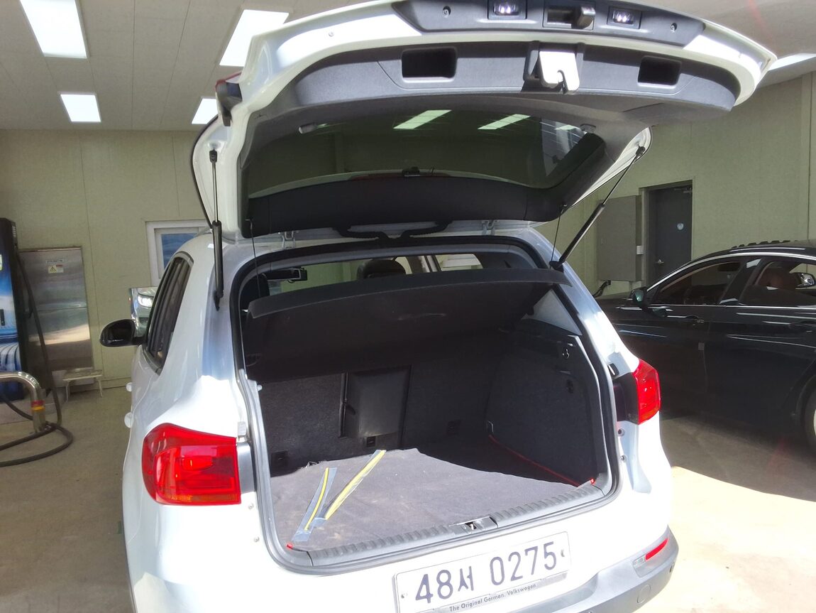 VOLKSWAGEN TIGUAN 2.0 TDI BLUEMOTION PREMIUM 2016 - zdjęcie 16