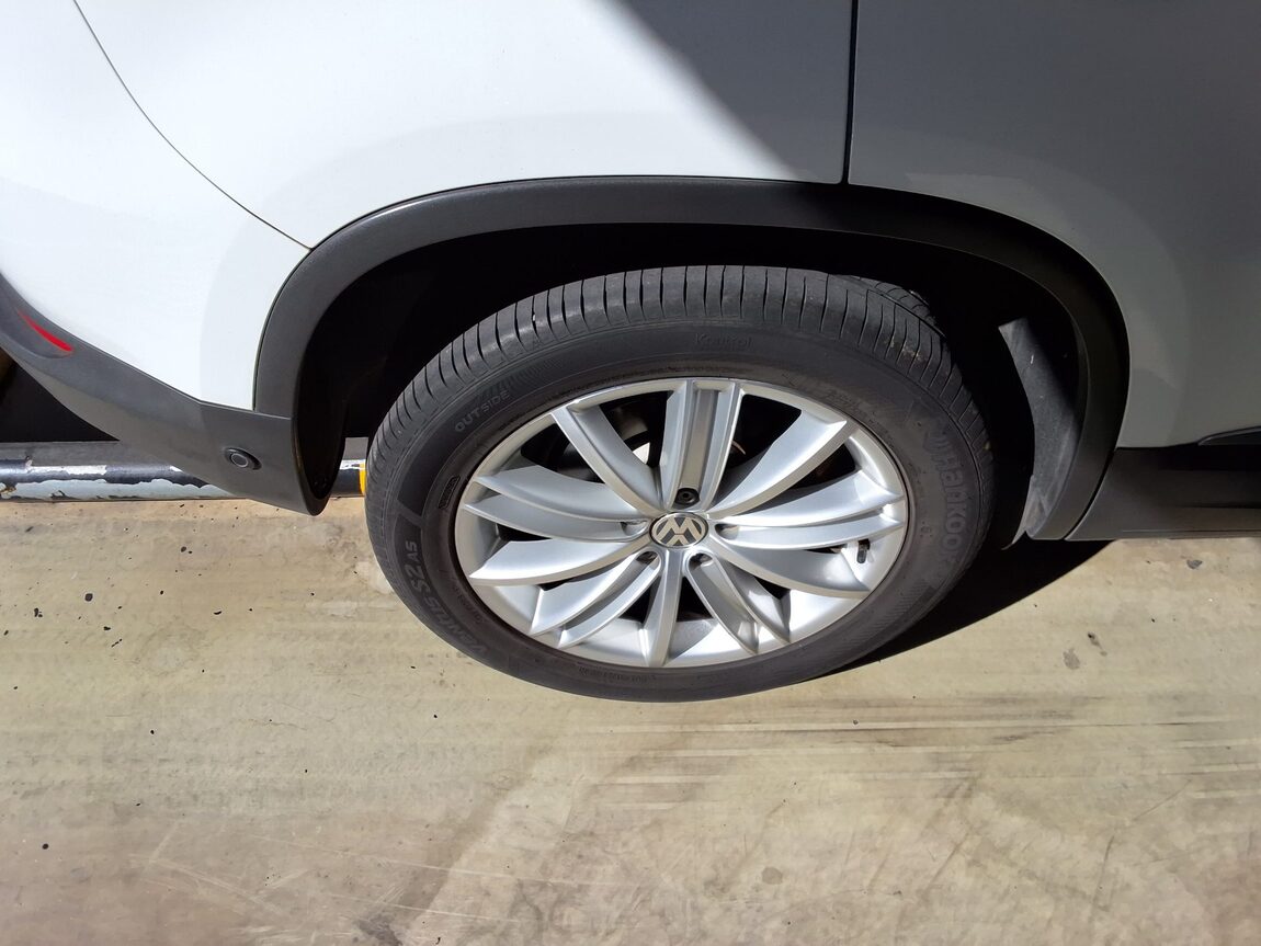 VOLKSWAGEN TIGUAN 2.0 TDI BLUEMOTION PREMIUM 2016 - zdjęcie 22
