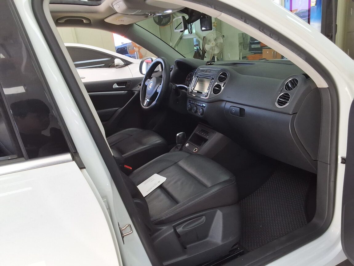 VOLKSWAGEN TIGUAN 2.0 TDI BLUEMOTION PREMIUM 2016 - zdjęcie 15