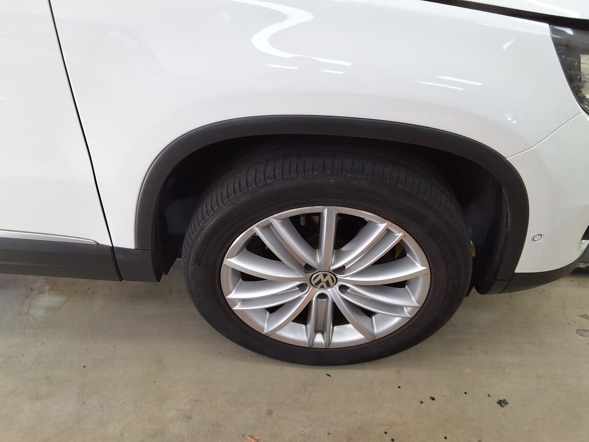 VOLKSWAGEN TIGUAN 2.0 TDI BLUEMOTION PREMIUM 2016 - zdjęcie 21