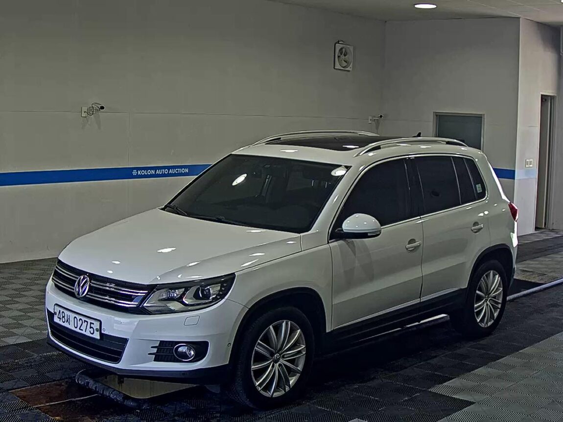 VOLKSWAGEN TIGUAN 2.0 TDI BLUEMOTION PREMIUM 2016 - zdjęcie 2