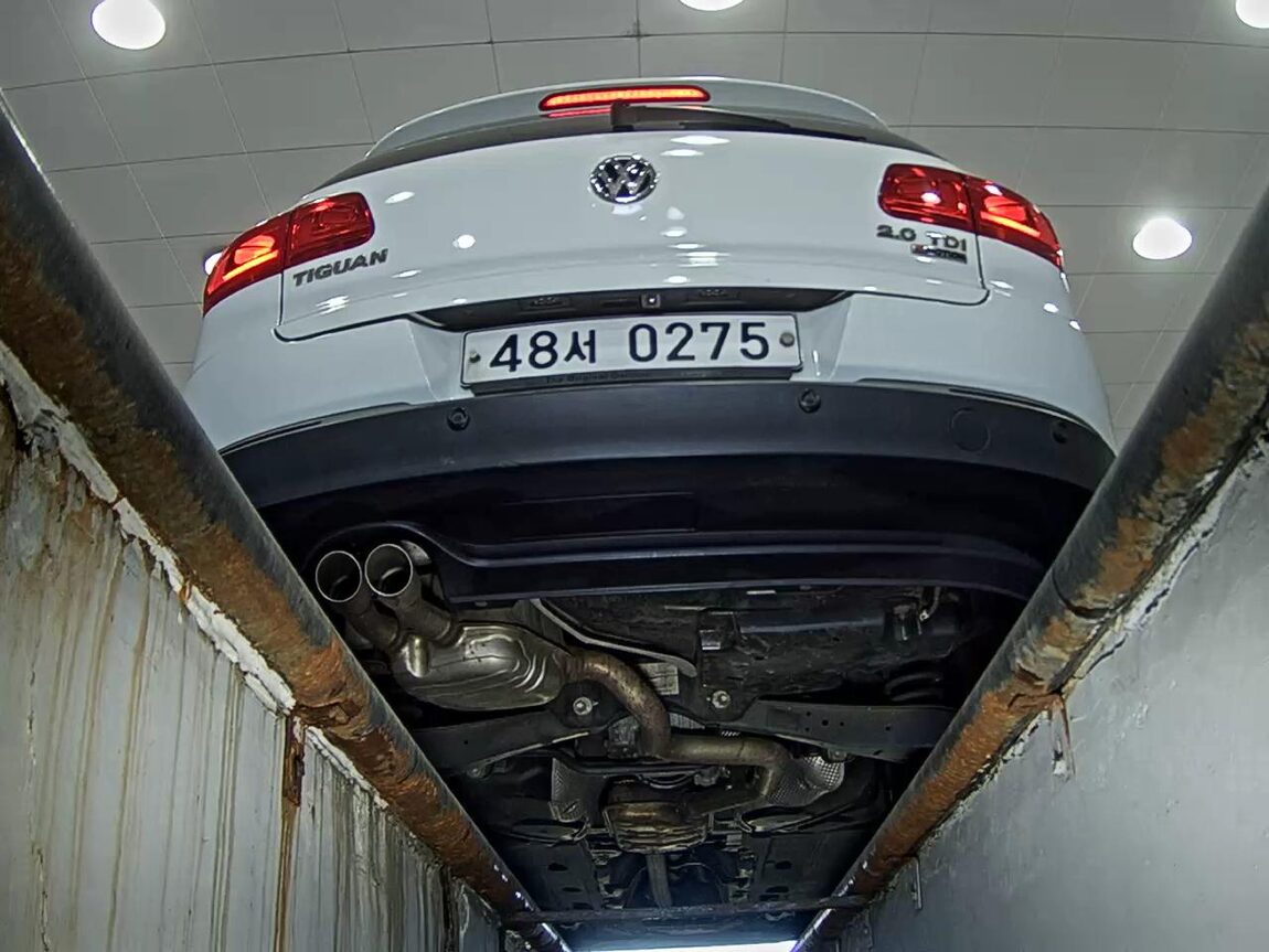 VOLKSWAGEN TIGUAN 2.0 TDI BLUEMOTION PREMIUM 2016 - zdjęcie 8