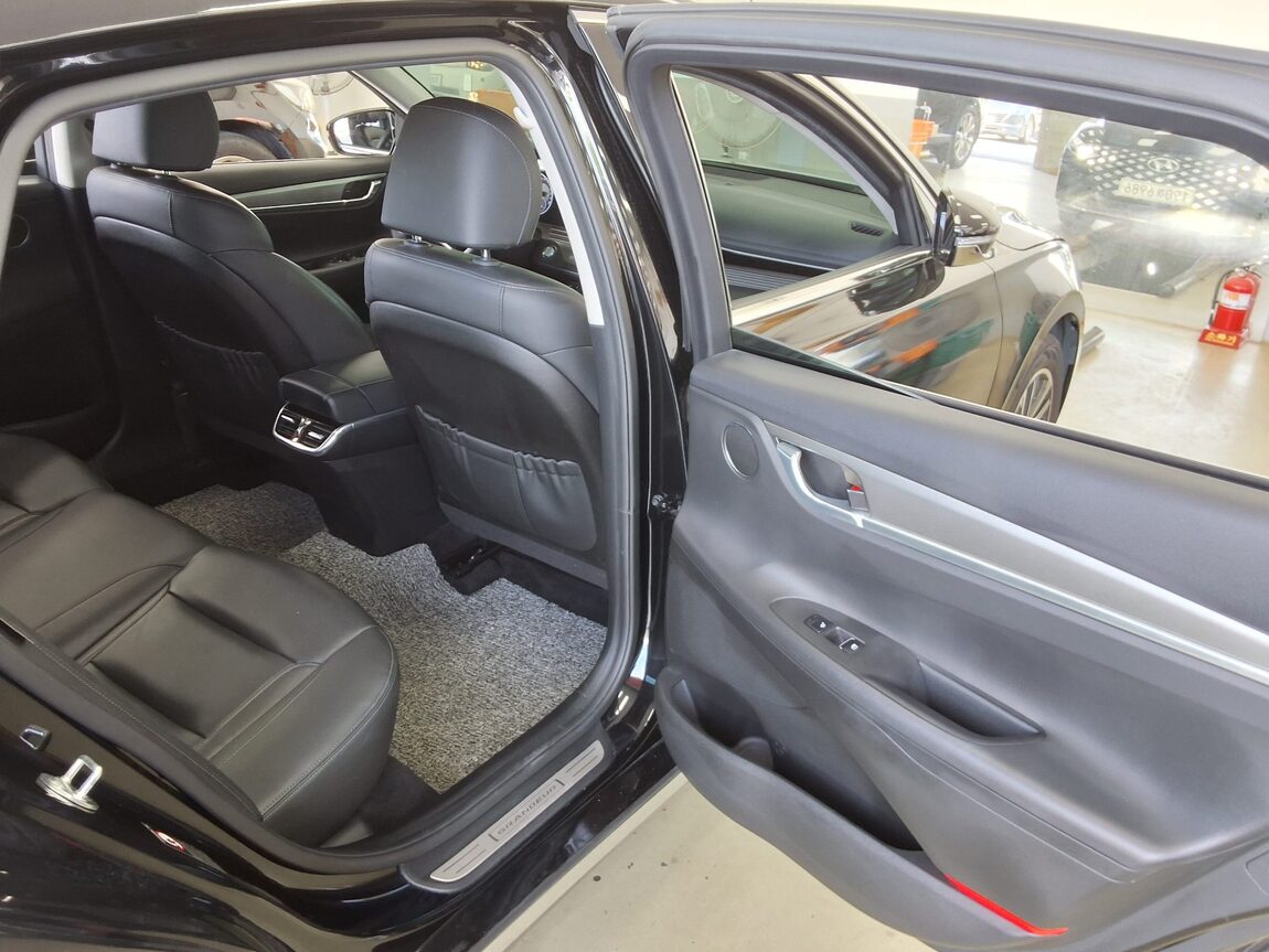 HYUNDAI THE NEW GRANDEUR IG LPi 3.0 RENTAL CAR PREMIUM 2022 - zdjęcie 13