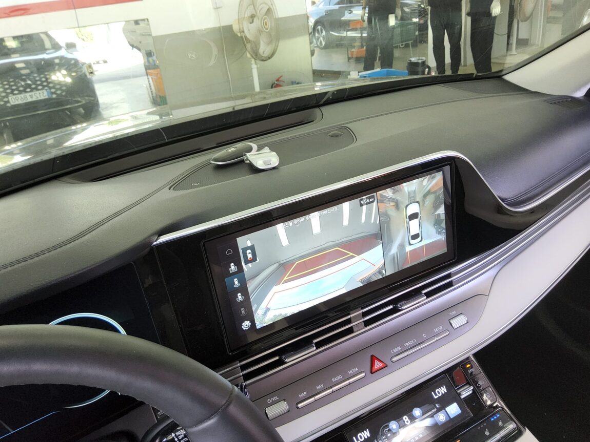 HYUNDAI THE NEW GRANDEUR IG GASOLINE 2.5 LE BLANC 2023 - zdjęcie 18