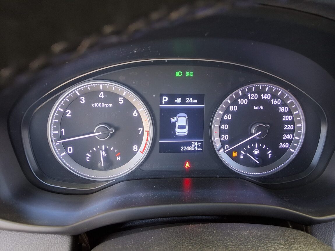 HYUNDAI GRANDEUR IG 3.0 GDi MODERN BASIC RENTAL CAR 2018 - zdjęcie 9