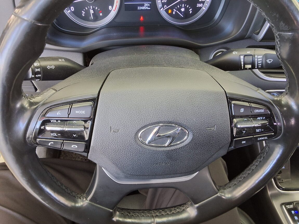 HYUNDAI GRANDEUR IG 3.0 GDi MODERN BASIC RENTAL CAR 2018 - zdjęcie 17