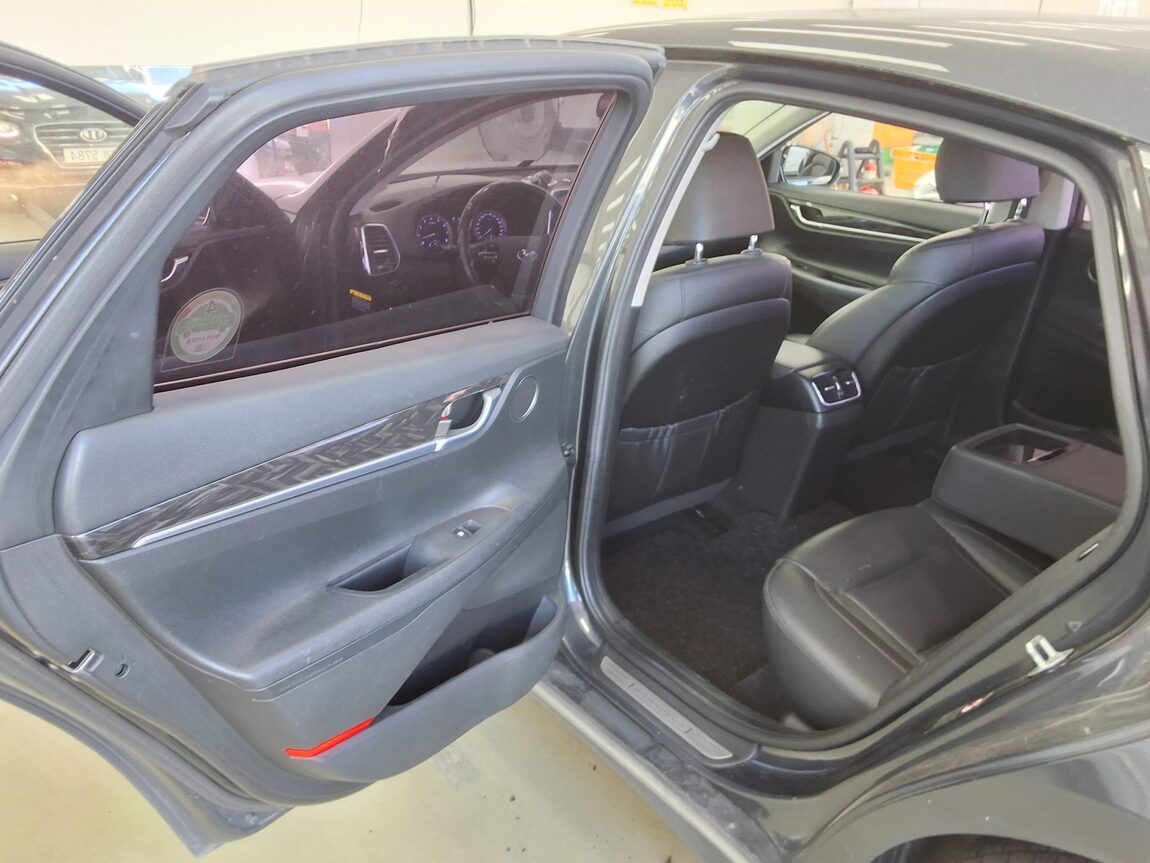 HYUNDAI GRANDEUR IG 3.0 GDi MODERN BASIC RENTAL CAR 2018 - zdjęcie 12