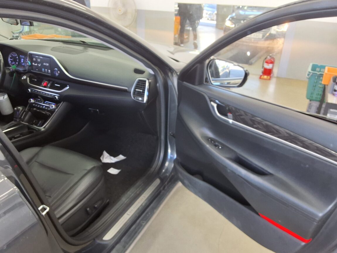 HYUNDAI GRANDEUR IG 3.0 GDi MODERN BASIC RENTAL CAR 2018 - zdjęcie 14