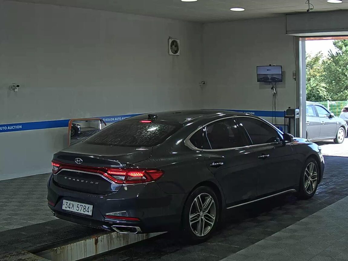 HYUNDAI GRANDEUR IG 3.0 GDi MODERN BASIC RENTAL CAR 2018 - zdjęcie 5