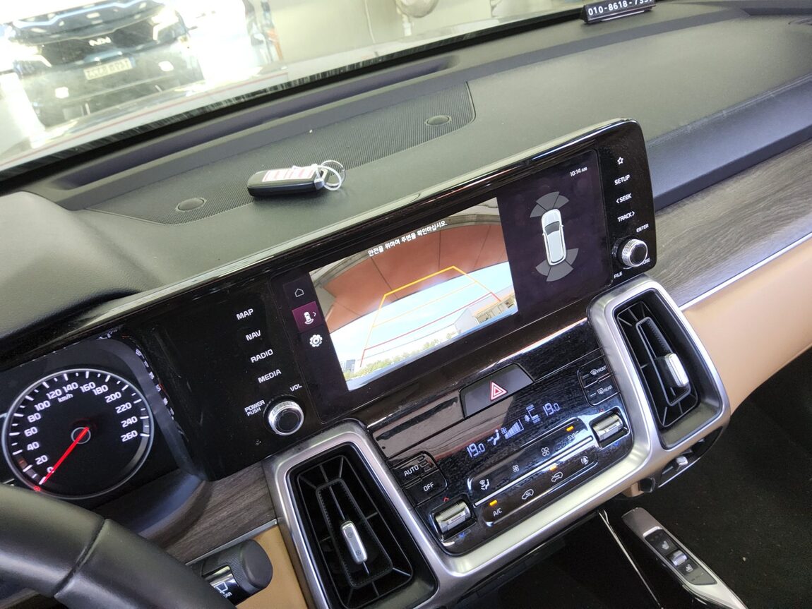 KIA NEW SORENTO (MQ4) 2.5 GASOLINE 2WD PRESTIGE 2022 - zdjęcie 17