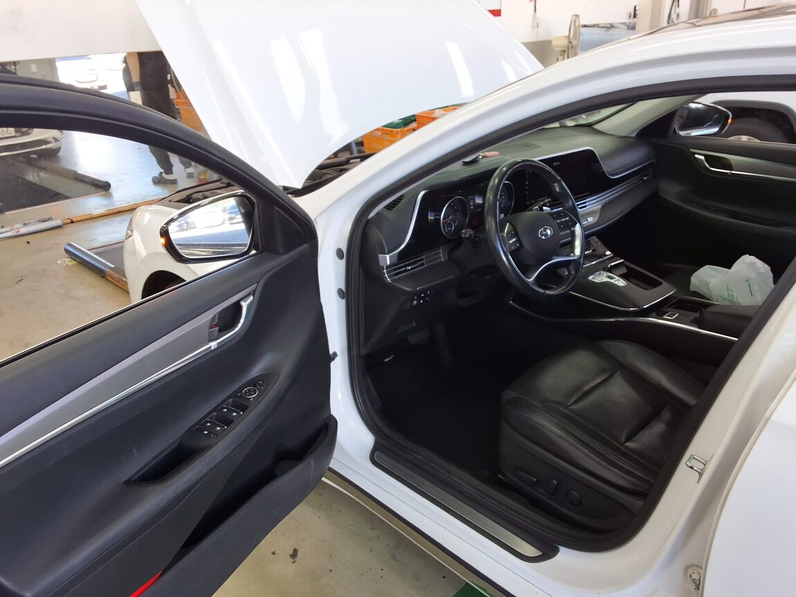 HYUNDAI THE NEW GRANDEUR IG GASOLINE 2.5 PREMIUM 2022 - zdjęcie 11