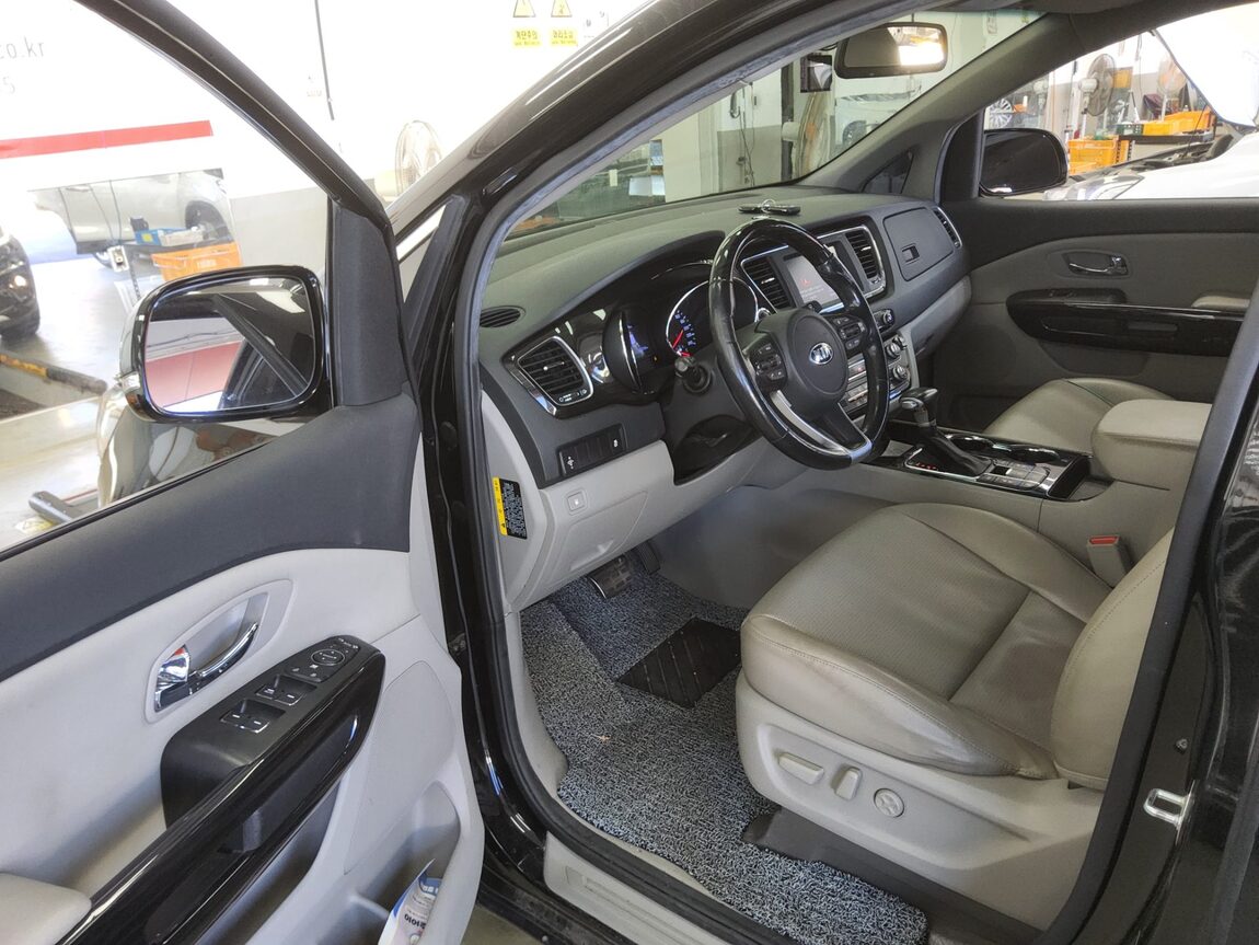KIA THE NEW CARNIVAL 9-SEATER DIESEL PRESTIGE 2020 - zdjęcie 10