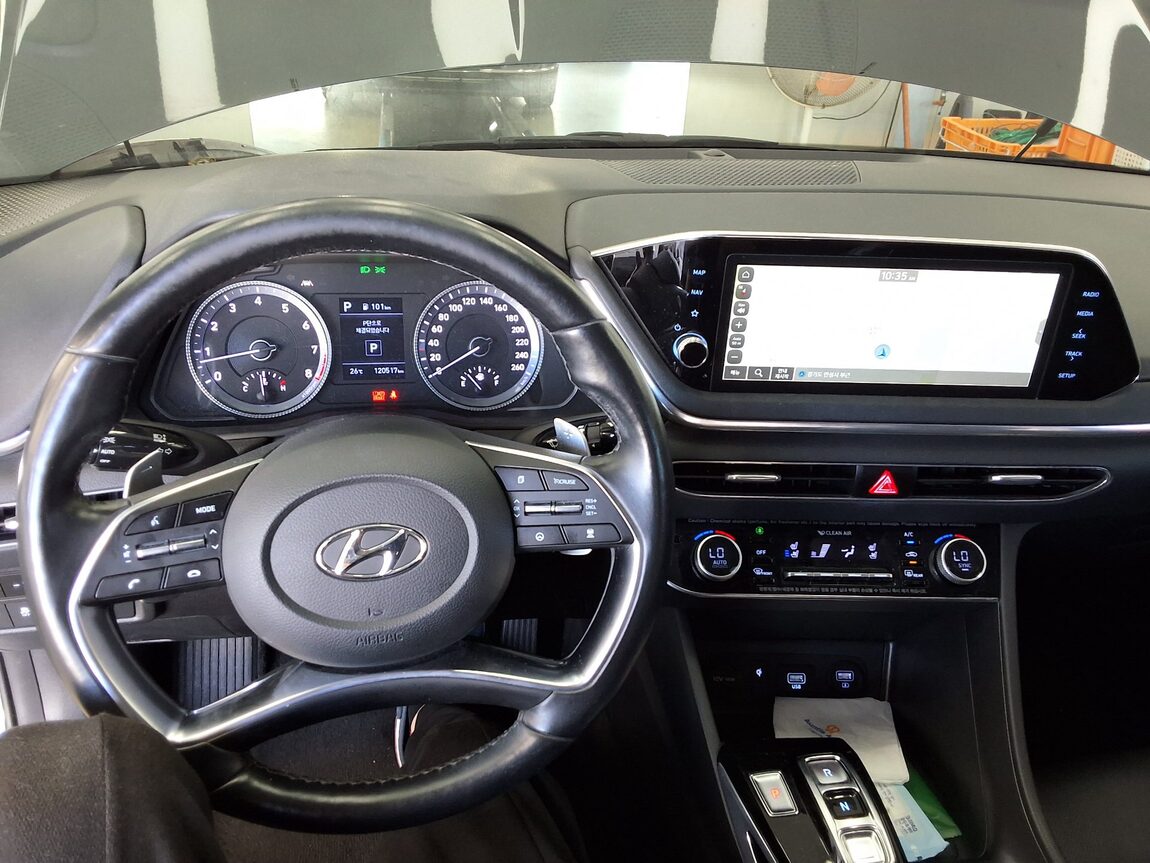 HYUNDAI SONATA (DN8) G2.0 PREMIUM FAMILY 2020 - zdjęcie 20