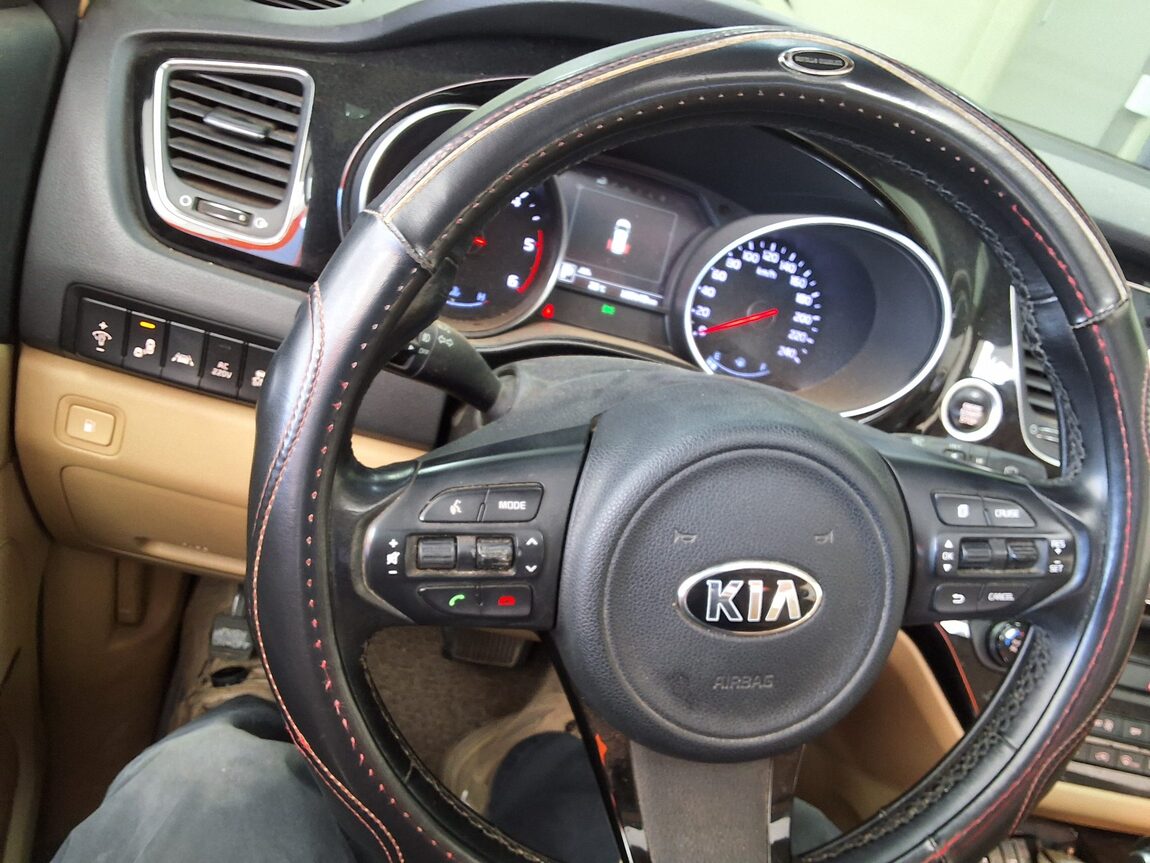 KIA ALL NEW CARNIVAL 9-SEATER DIESEL NOBLESSE 2015 - zdjęcie 23
