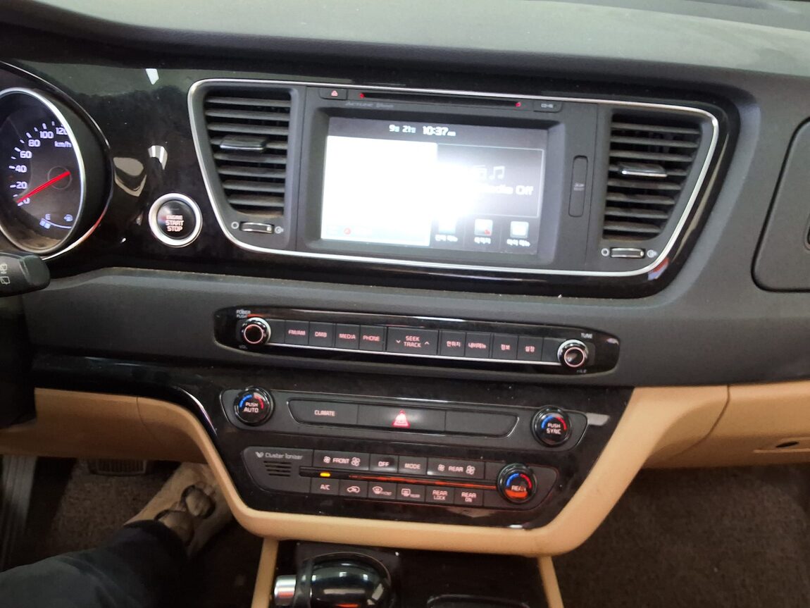 KIA ALL NEW CARNIVAL 9-SEATER DIESEL NOBLESSE 2015 - zdjęcie 24