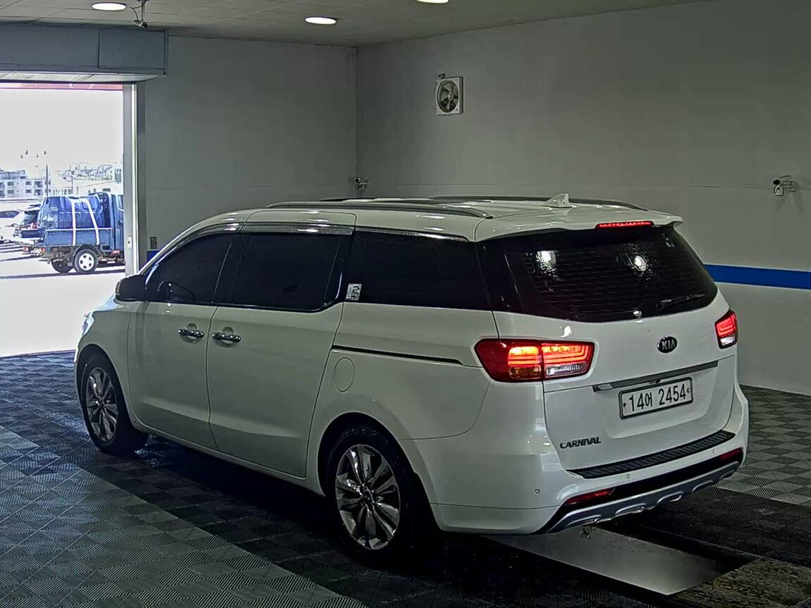 KIA ALL NEW CARNIVAL 9-SEATER DIESEL NOBLESSE 2015 - zdjęcie 6