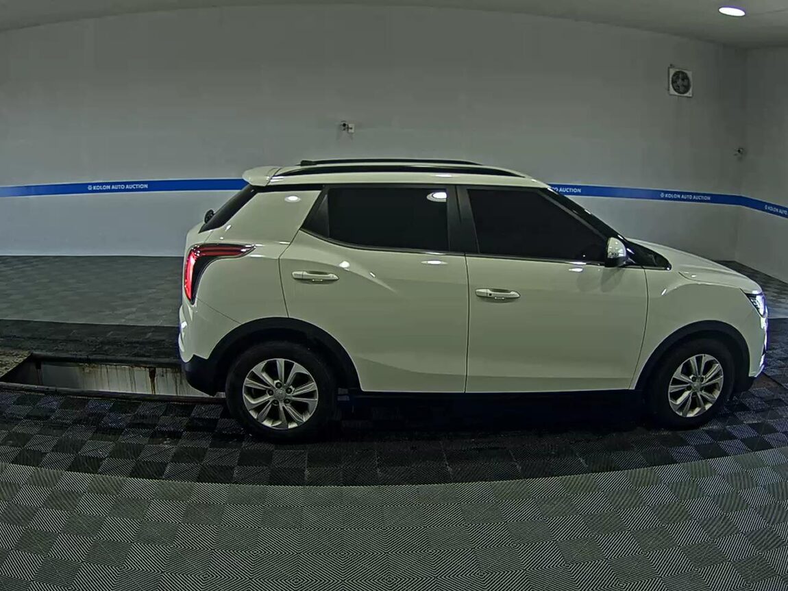 KG MOBILITY (SSANGYONG) VERY NEW TIVOLI 1.5 GASOLINE 2WD V3 2021 - zdjęcie 4