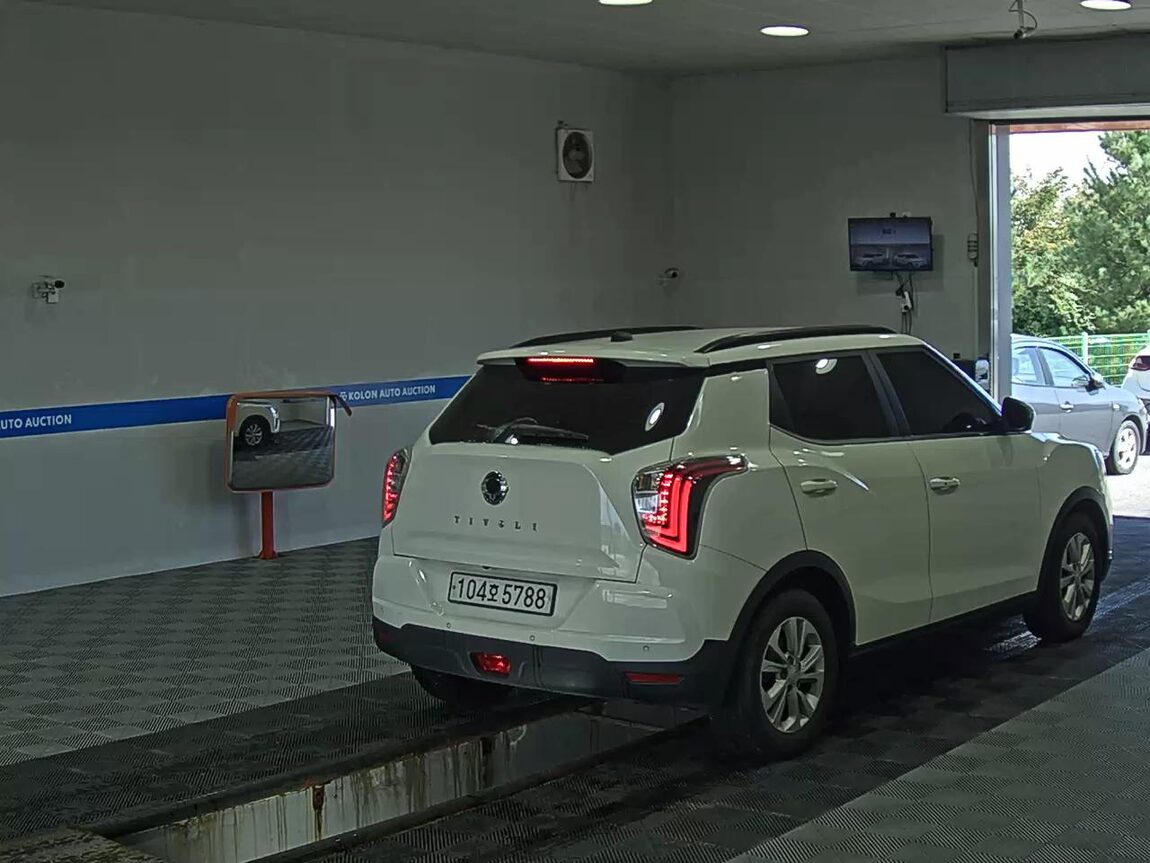KG MOBILITY (SSANGYONG) VERY NEW TIVOLI 1.5 GASOLINE 2WD V3 2021 - zdjęcie 5