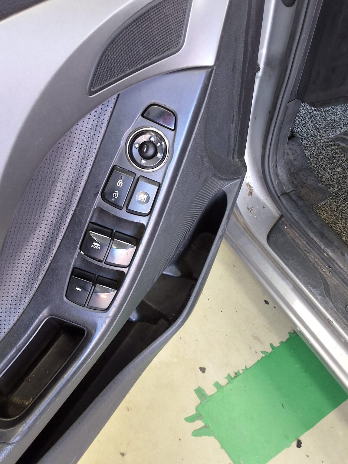 HYUNDAI AVANTE MD M16 GDi AVENUE 2014 - zdjęcie 25