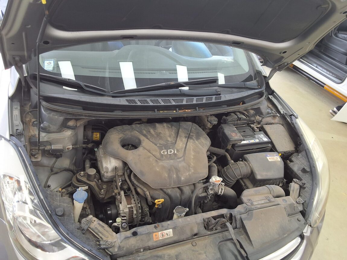 HYUNDAI AVANTE MD M16 GDi AVENUE 2014 - zdjęcie 19