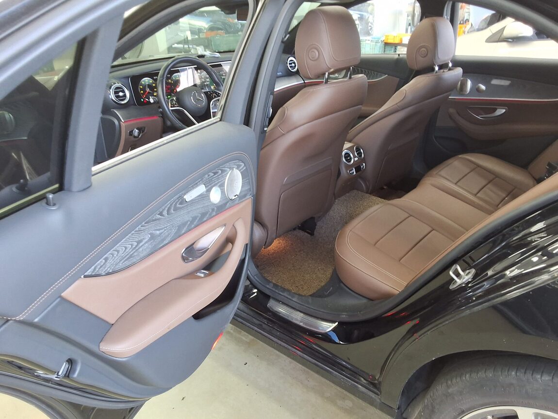 MERCEDES-BENZ E-CLASS (5TH GEN) E350 4MATIC AVANTGARDE 2022 - zdjęcie 15
