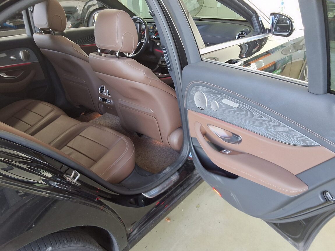 MERCEDES-BENZ E-CLASS (5TH GEN) E350 4MATIC AVANTGARDE 2022 - zdjęcie 17