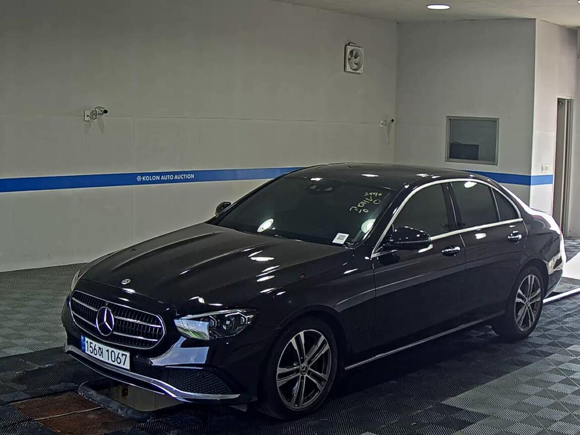 MERCEDES-BENZ E-CLASS (5TH GEN) E350 4MATIC AVANTGARDE 2022 - zdjęcie 2