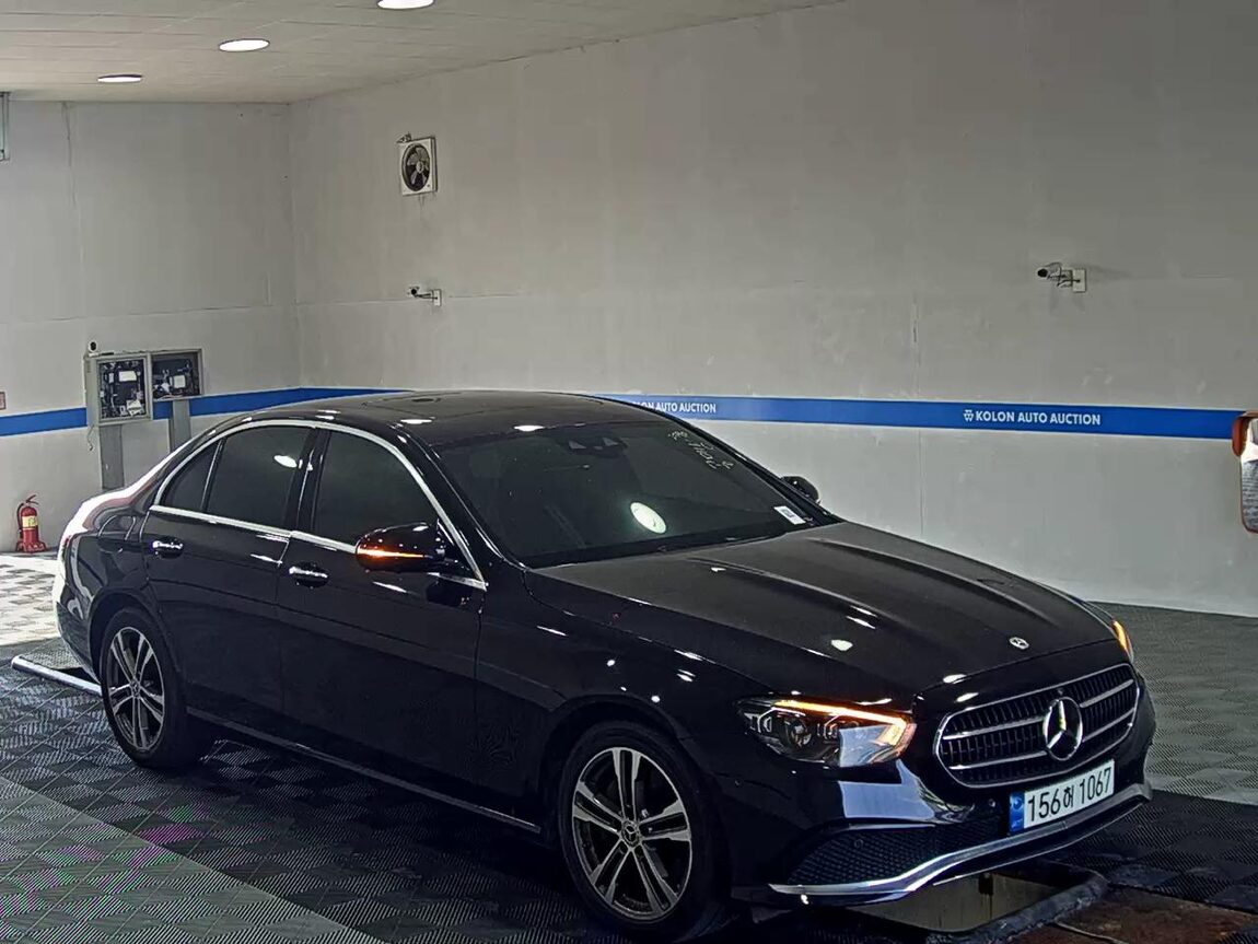 MERCEDES-BENZ E-CLASS (5TH GEN) E350 4MATIC AVANTGARDE 2022 - zdjęcie 3