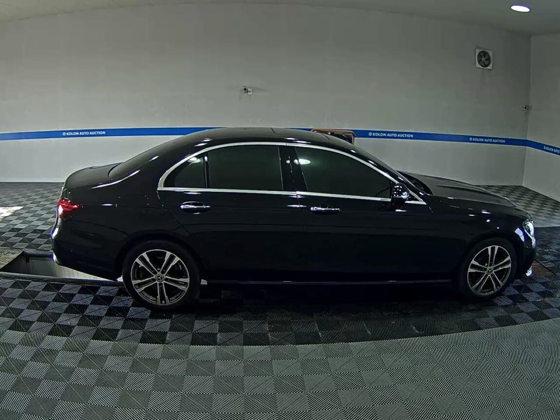 MERCEDES-BENZ E-CLASS (5TH GEN) E350 4MATIC AVANTGARDE 2022 - zdjęcie 4