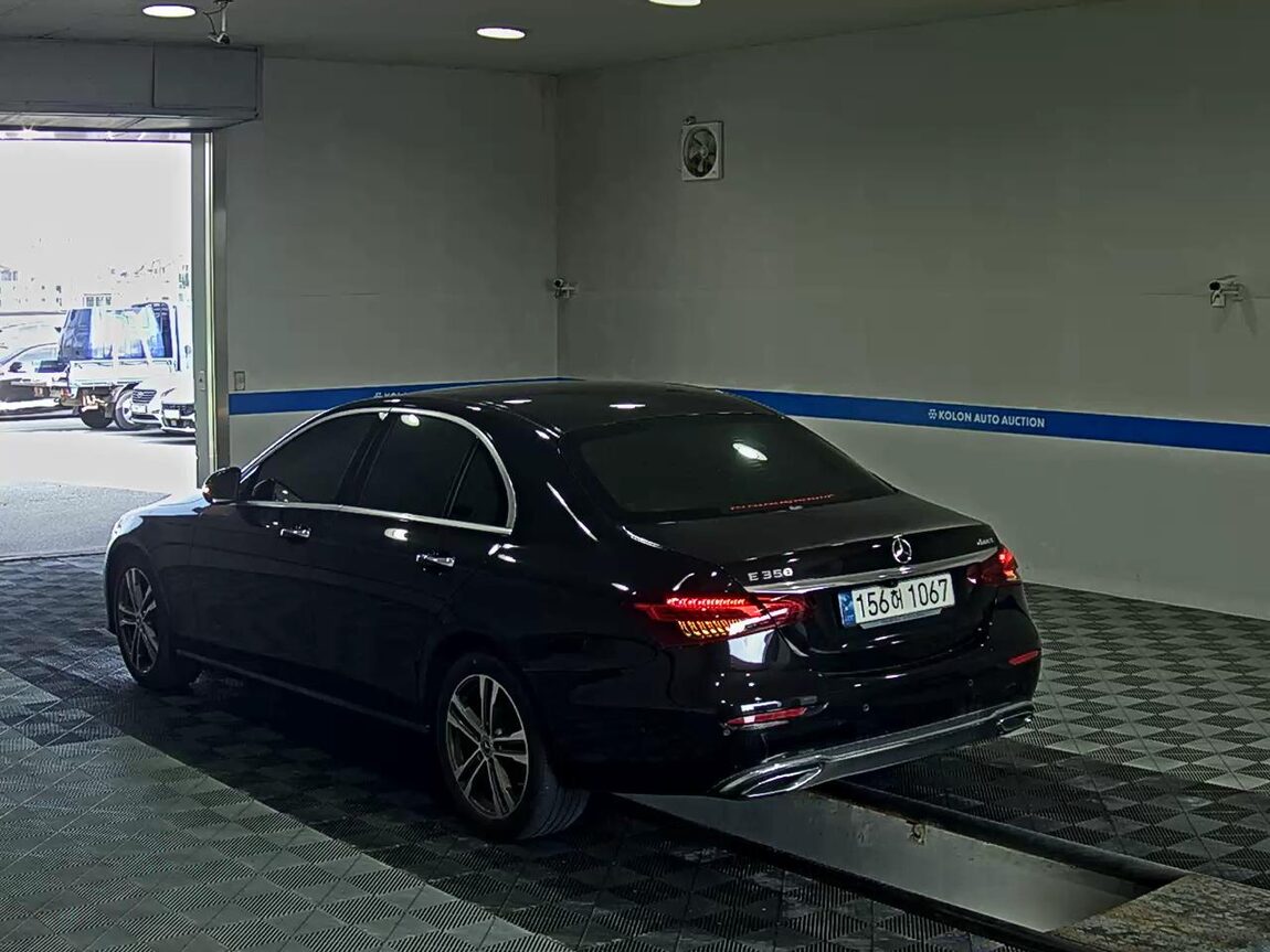 MERCEDES-BENZ E-CLASS (5TH GEN) E350 4MATIC AVANTGARDE 2022 - zdjęcie 6