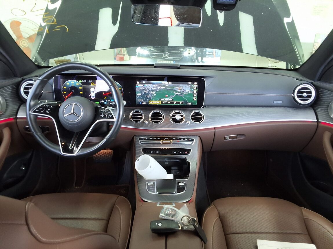 MERCEDES-BENZ E-CLASS (5TH GEN) E350 4MATIC AVANTGARDE 2022 - zdjęcie 14
