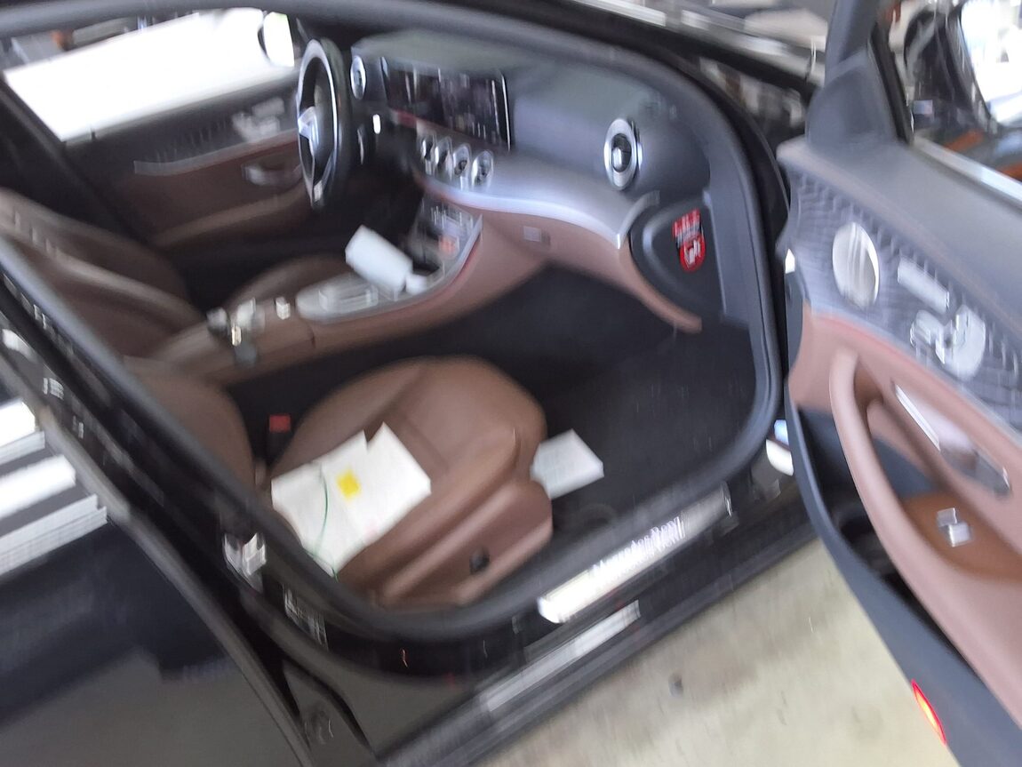 MERCEDES-BENZ E-CLASS (5TH GEN) E350 4MATIC AVANTGARDE 2022 - zdjęcie 20