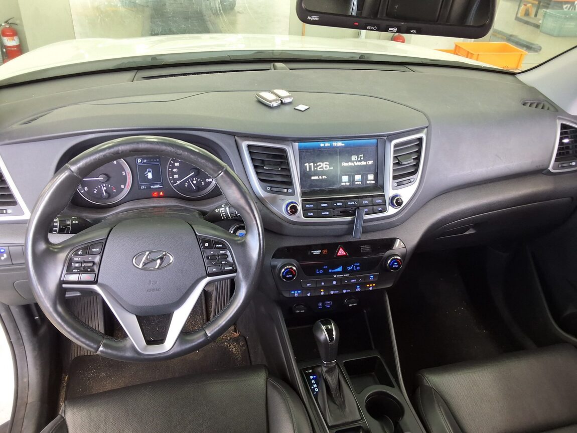 HYUNDAI ALL NEW TUCSON DIESEL 1.7 2WD PREMIUM 2018 - zdjęcie 11