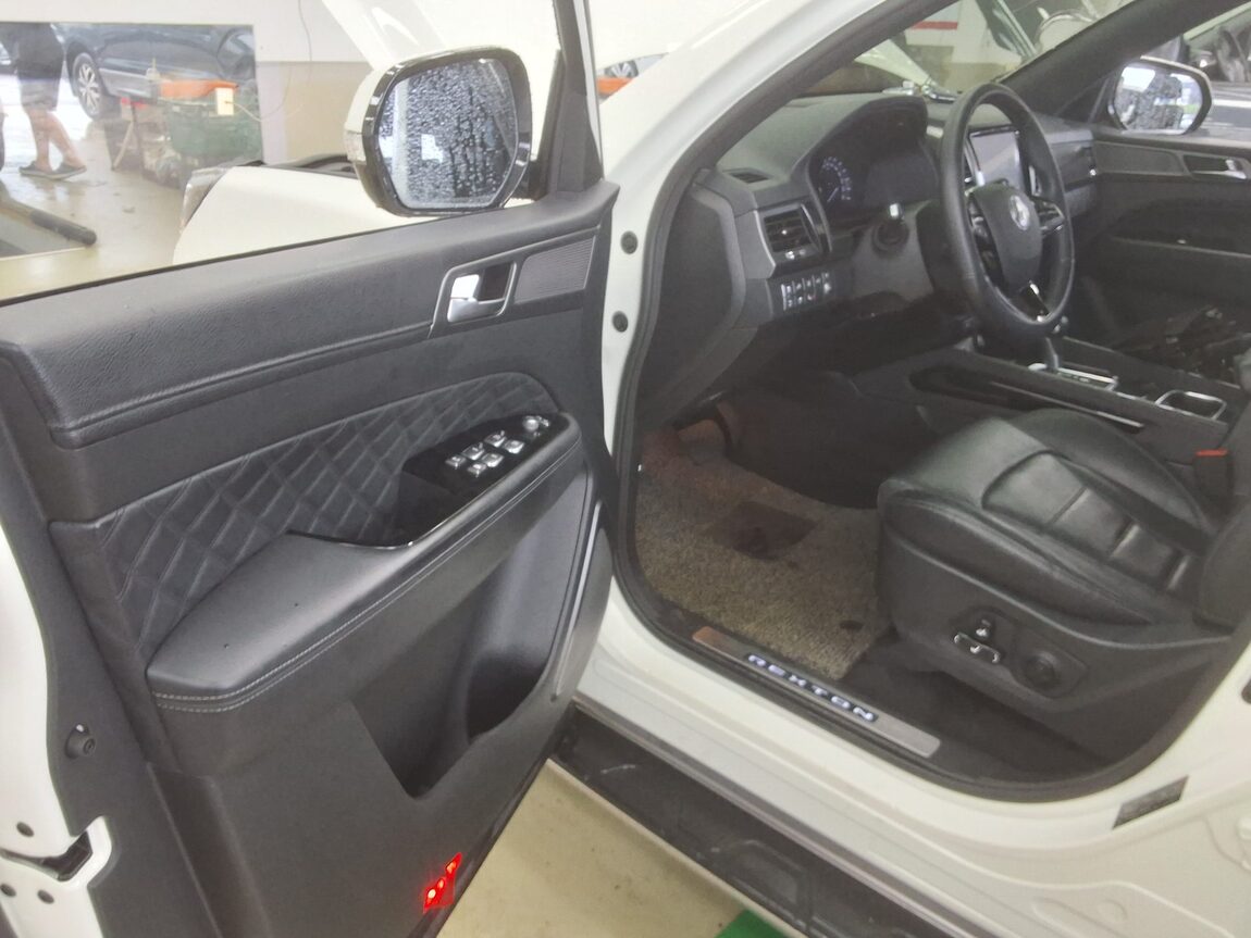 KG MOBILITY (SSANGYONG) G4 REXTON 2.2 2WD HERITAGE 2020 - zdjęcie 10