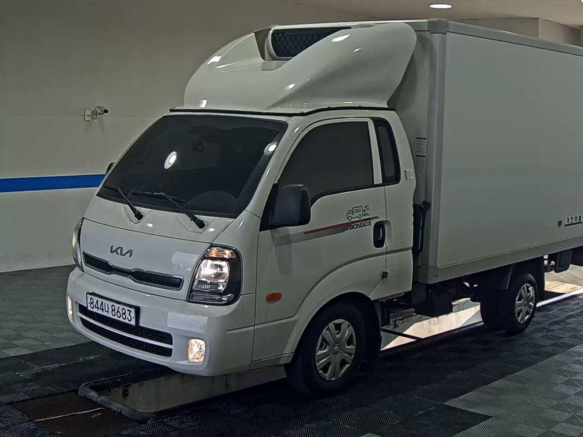 KIA THE NEW BONGO III CARGO REFRIGERATED BOX TRUCK LPI PLUS MODEL 2025 - zdjęcie 2