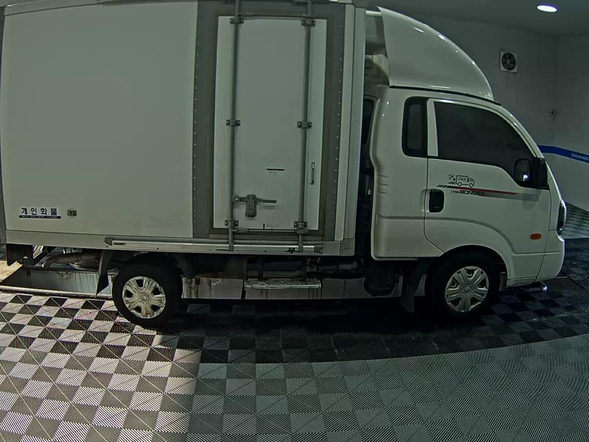 KIA THE NEW BONGO III CARGO REFRIGERATED BOX TRUCK LPI PLUS MODEL 2025 - zdjęcie 4