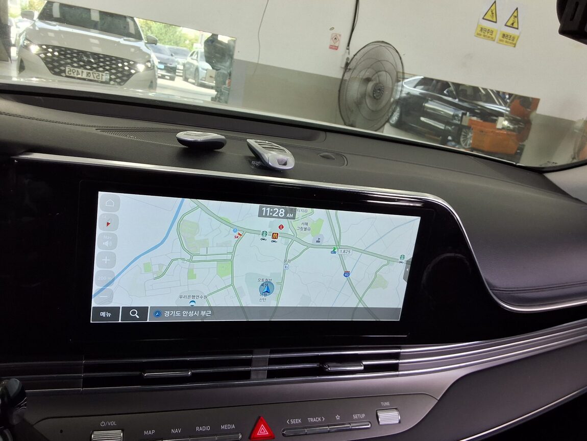 HYUNDAI THE NEW GRANDEUR IG HYBRID 2.4 HEV LE BLANC 2022 - zdjęcie 19