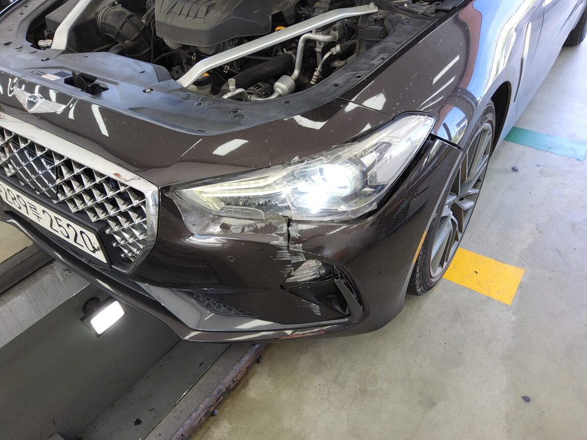GENESIS G70 2.0T SUPREME 2018 - zdjęcie 27