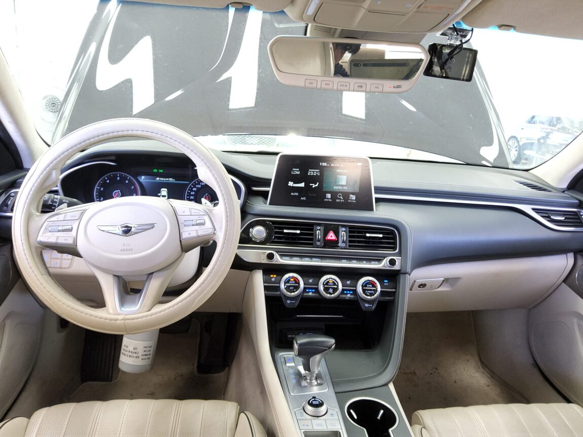 GENESIS G70 2.0T SUPREME 2018 - zdjęcie 11