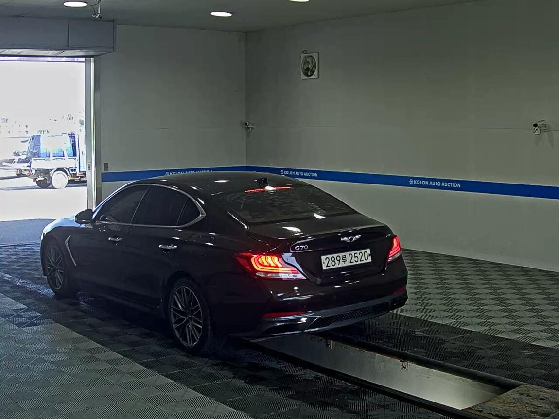GENESIS G70 2.0T SUPREME 2018 - zdjęcie 6
