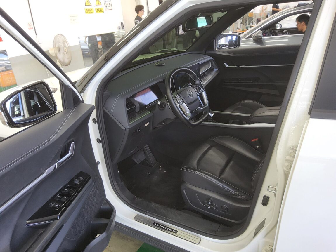 KG MOBILITY (SSANGYONG) TORRES 1.5 GDI-T 2WD T7 2023 - zdjęcie 10