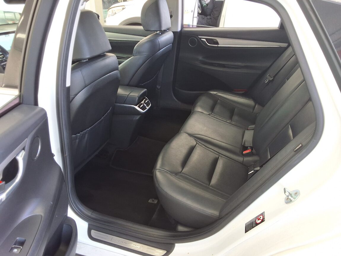 HYUNDAI THE NEW GRANDEUR IG LPi 3.0 RENTAL CAR MODERN 2022 - zdjęcie 12