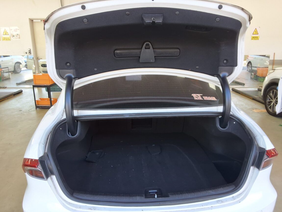 HYUNDAI THE NEW GRANDEUR IG LPi 3.0 RENTAL CAR MODERN 2022 - zdjęcie 15
