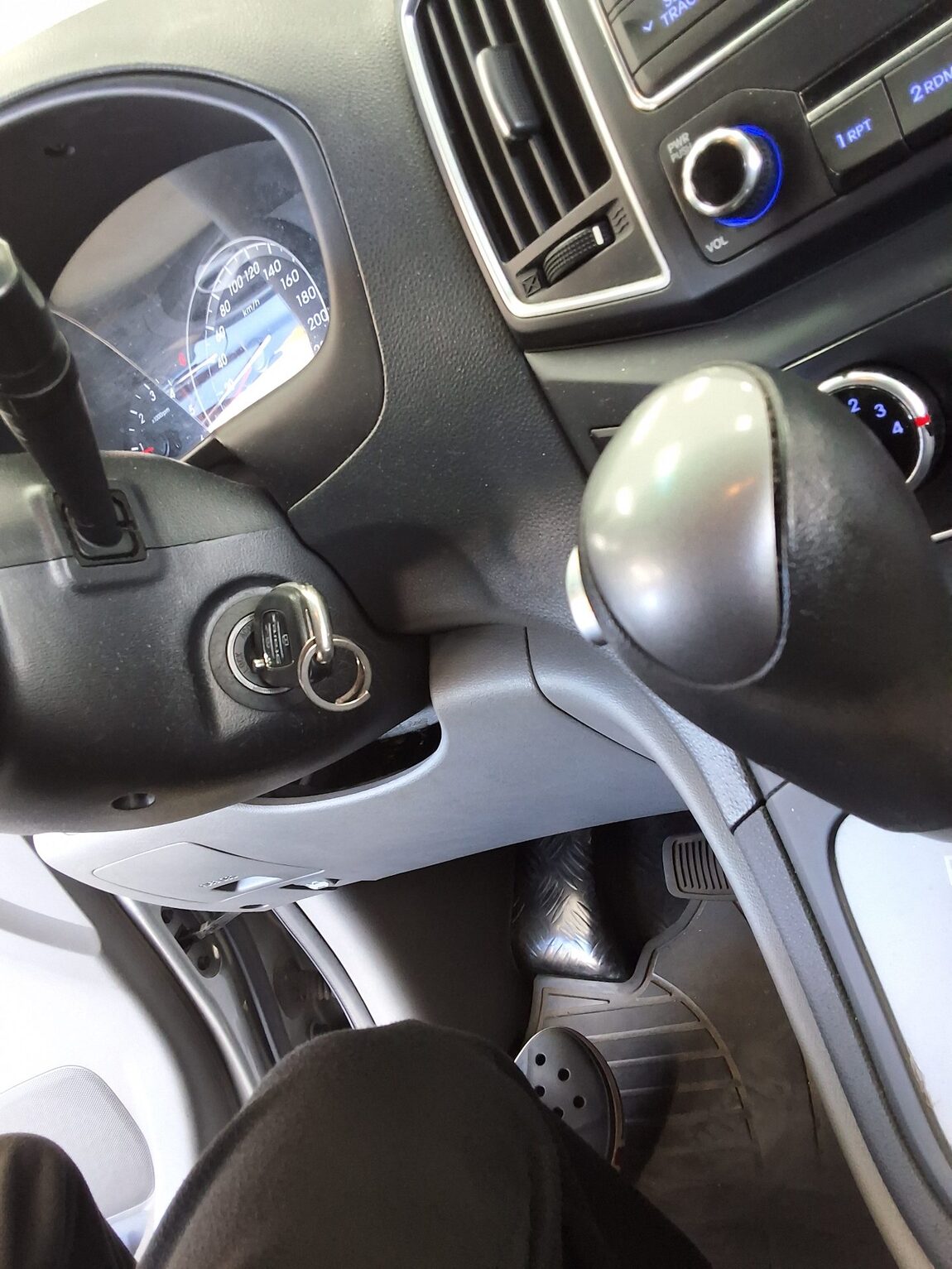 HYUNDAI GRAND STAREX 5-SEATER DIESEL VAN SMART 2016 - zdjęcie 19